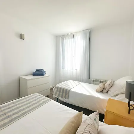 Moderna Con Piscina En Appartamento